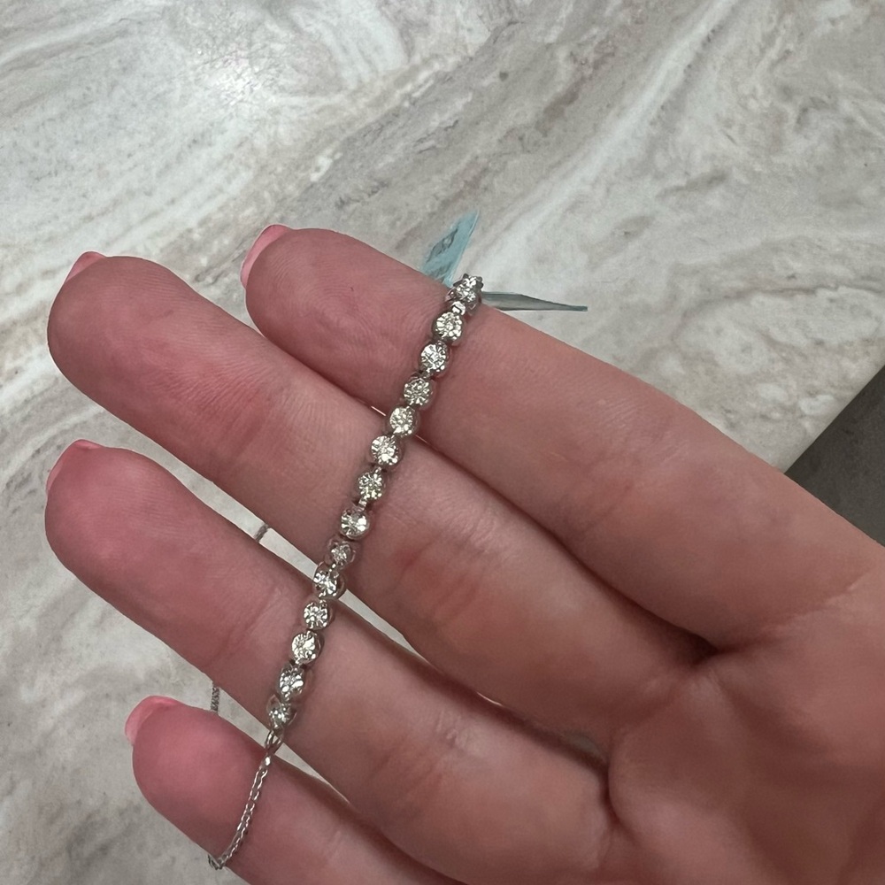 Diamond tennis bracelet